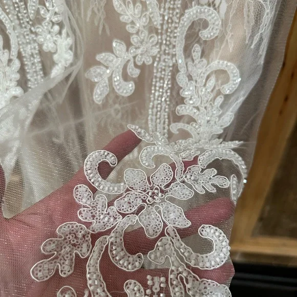 Knee length, cream & white beard & sequin dress. - Picture 3 of 5